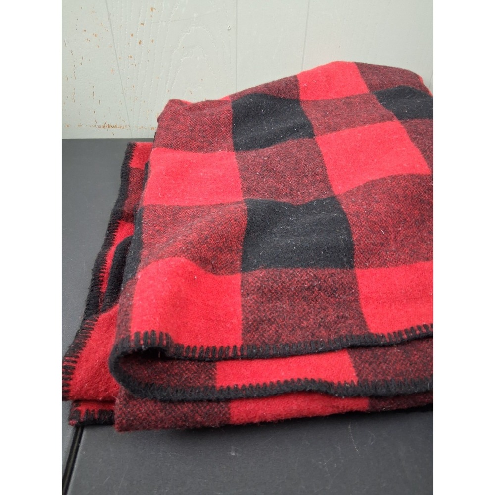 Vintage Marlboro Country Store Red Buffalo Check Blanket Plaid Wool Cabin USA